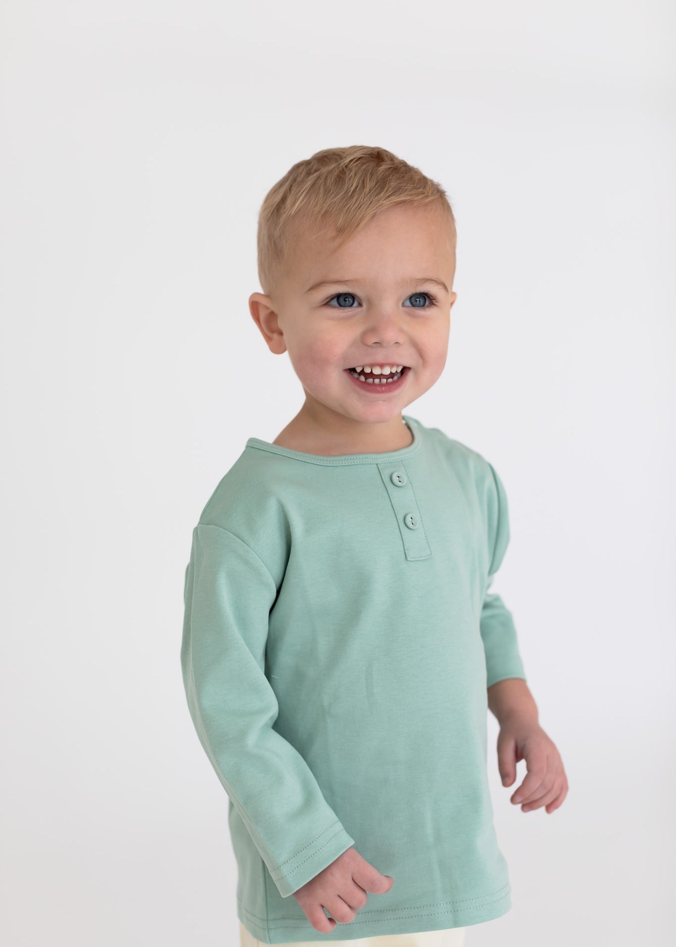 Isaac Henley Shirt – Mineral Green | Remi & Capri